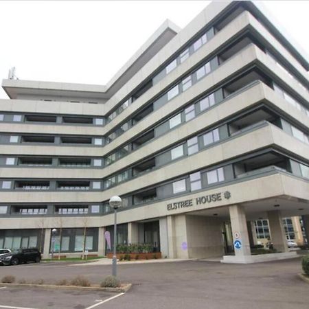 Luxury 1 Bedroom Apartment With Netflix & Parking Borehamwood Eksteriør billede