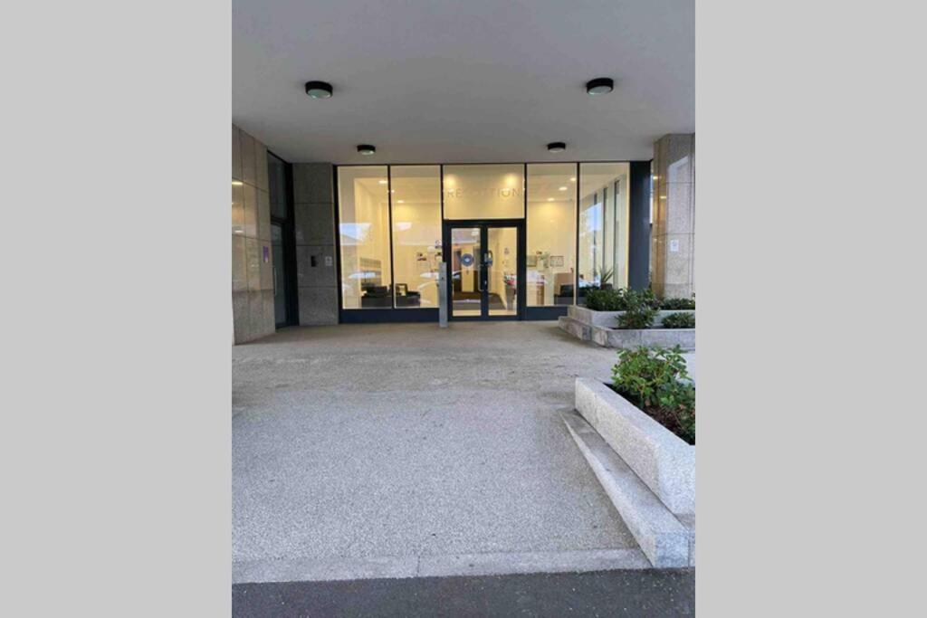 Luxury 1 Bedroom Apartment With Netflix & Parking Borehamwood Eksteriør billede